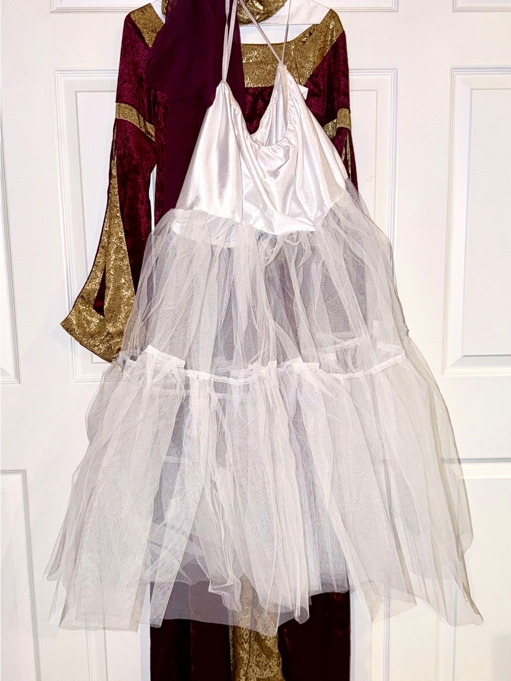 Incharacter Women’s Maid Marian Complete Medieval Costume Sz M (8-10) - Picture 3 of 6